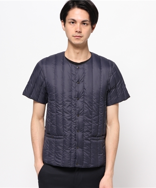 Rocky Mountain FeatherBed(ロッキー マウンテン フェザーベッド)の「ROCKY MOUNTAIN FEATHERBED / ショートスリーブ ダウンベスト(ダウンベスト・メンズ・ネイビー/ブラック・38/36)」の15枚目の写真