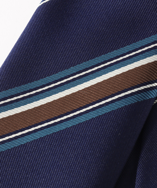 EDIFICE(エディフィス)の「AX マルチストライプタイ(ネクタイ・メンズ・ダークブルー/コバルトブルー/クリアブルー・FREE)」の8枚目の写真