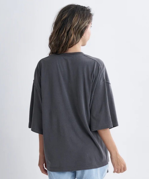 ROXY（ロキシー）の「DRINK THE WAVE TEE/ロキシーヴィンテージライク半袖Tシャツ（Tシャツ/カットソー・レディース・ホワイト/ブラック/グリーン・SMALL/MEDIUM/LARGE）」の7枚目の写真