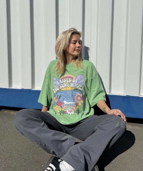 ROXY（ロキシー）の「DRINK THE WAVE TEE/ロキシーヴィンテージライク半袖Tシャツ（Tシャツ/カットソー・レディース・ホワイト/ブラック/グリーン・SMALL/MEDIUM/LARGE）」の8枚目の写真