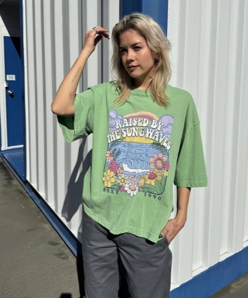 ROXY（ロキシー）の「DRINK THE WAVE TEE/ロキシーヴィンテージライク半袖Tシャツ（Tシャツ/カットソー・レディース・ホワイト/ブラック/グリーン・SMALL/MEDIUM/LARGE）」の10枚目の写真