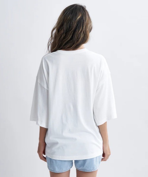 ROXY（ロキシー）の「DRINK THE WAVE TEE/ロキシーヴィンテージライク半袖Tシャツ（Tシャツ/カットソー・レディース・ホワイト/ブラック/グリーン・SMALL/MEDIUM/LARGE）」の5枚目の写真
