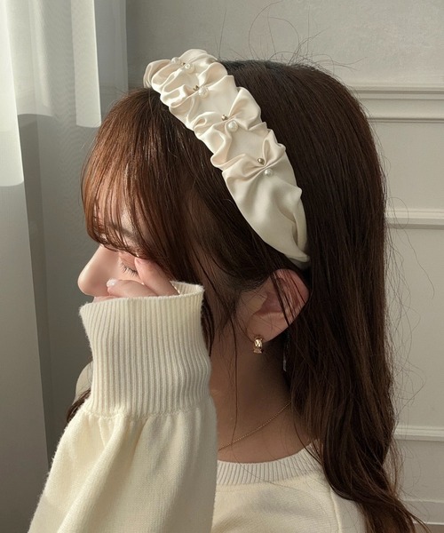 apres jour(アプレジュール)の「【apres jour×ARIAZ】パールギャザーカチューシャ(カチューシャ・レディース・ブラック/ホワイト・FREE)」の13枚目の写真