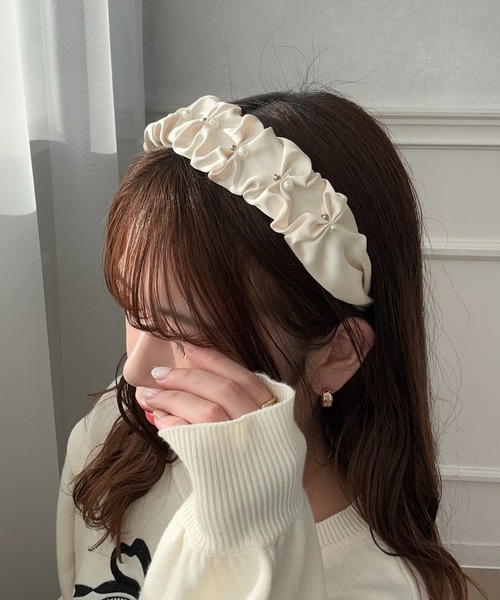 apres jour(アプレジュール)の「【apres jour×ARIAZ】パールギャザーカチューシャ(カチューシャ・レディース・ブラック/ホワイト・FREE)」の8枚目の写真