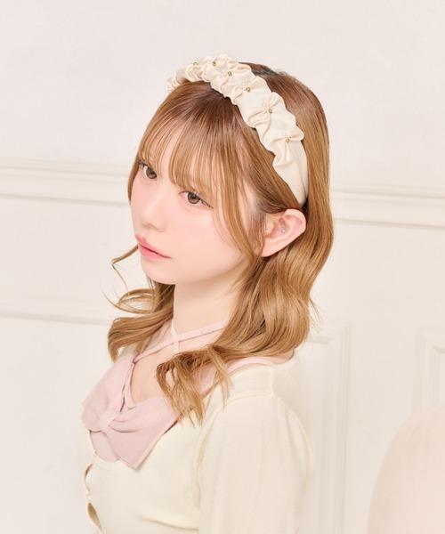 apres jour(アプレジュール)の「【apres jour×ARIAZ】パールギャザーカチューシャ(カチューシャ・レディース・ブラック/ホワイト・FREE)」の15枚目の写真