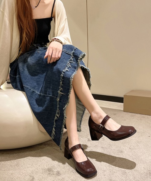 Dewlily(デューリリー)の「エナメル調ベルトパンプス(パンプス・レディース・ブラック/ブラウン・35/36/37/38/39)」の12枚目の写真