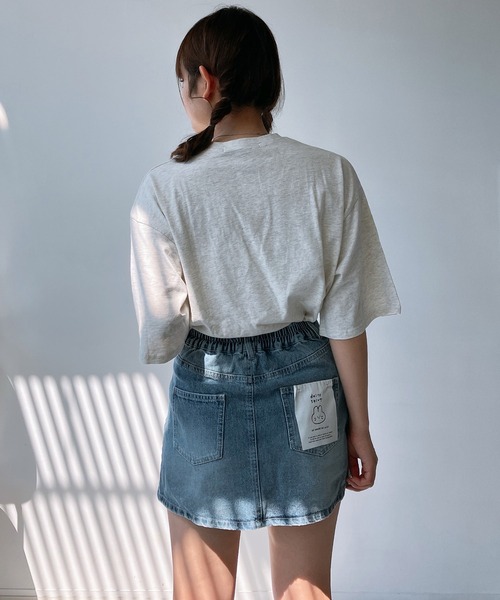 AS KNOW AS plus(アズノゥアズプラス)の「◎選んでアクティブ刺繍Tシャツ(Tシャツ/カットソー・レディース・オートミール/スミクロ/オフホワイト/ホワイト系/レッド系/グレー系・FREE)」の17枚目の写真