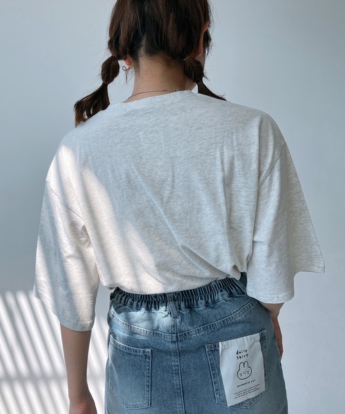 AS KNOW AS plus(アズノゥアズプラス)の「◎選んでアクティブ刺繍Tシャツ(Tシャツ/カットソー・レディース・オートミール/スミクロ/オフホワイト/ホワイト系/レッド系/グレー系・FREE)」の18枚目の写真