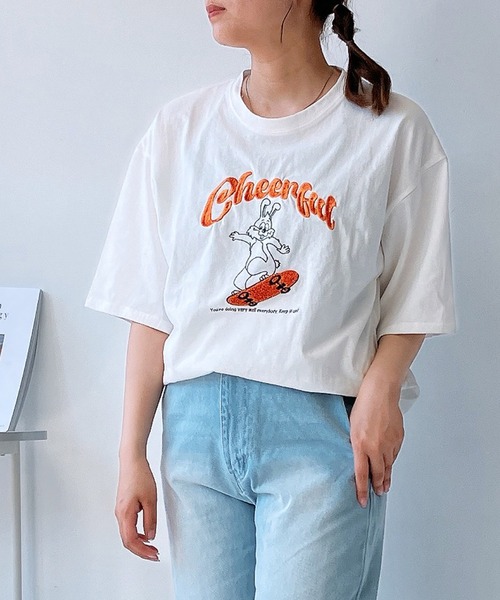 AS KNOW AS plus(アズノゥアズプラス)の「◎選んでアクティブ刺繍Tシャツ(Tシャツ/カットソー・レディース・オートミール/スミクロ/オフホワイト/ホワイト系/レッド系/グレー系・FREE)」の7枚目の写真