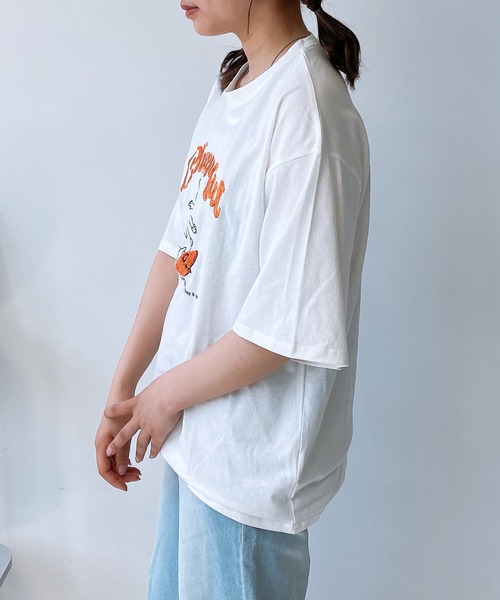 AS KNOW AS plus(アズノゥアズプラス)の「◎選んでアクティブ刺繍Tシャツ(Tシャツ/カットソー・レディース・オートミール/スミクロ/オフホワイト/ホワイト系/レッド系/グレー系・FREE)」の9枚目の写真