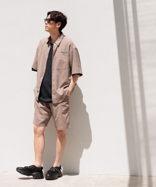 LAKOLE（ラコレ）の「吸水速乾【2点SET】ロゴシャツショーツセットアップ / 113354（シャツ/ブラウス・メンズ・ブルー/ブラック/サンドグレー・MEDIUM/LARGE/X-LARGE）」の3枚目の写真