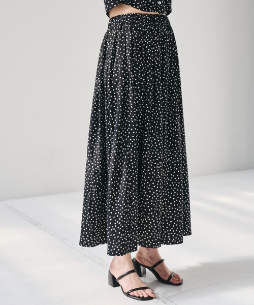 Libra Cue（リブラ キュー）の「タックロングスカート（スカート・レディース・ドット/チェック・FREE）」の3枚目の写真