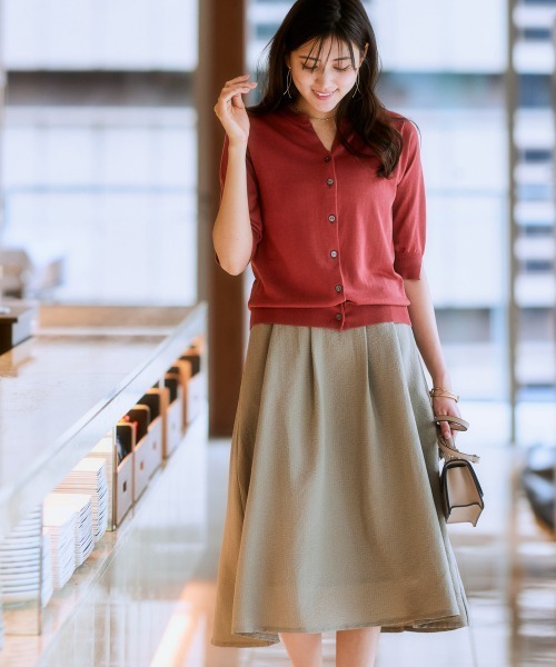 7days Life Styling（セブンデイズライフスタイリング）の「（接触冷感・毛玉になりにくい・ＵＶカット） 綿混スキッパーネックニットカーディガン（カーディガン/ボレロ・レディース・グレイッシュベージュ/ブラック/テラコッタ/シルバーグレー・S/M/L/LL）」の7枚目の写真