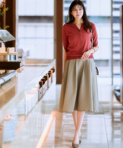 7days Life Styling（セブンデイズライフスタイリング）の「（接触冷感・毛玉になりにくい・ＵＶカット） 綿混スキッパーネックニットカーディガン（カーディガン/ボレロ・レディース・グレイッシュベージュ/ブラック/テラコッタ/シルバーグレー・S/M/L/LL）」の8枚目の写真