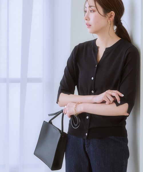 7days Life Styling（セブンデイズライフスタイリング）の「（接触冷感・毛玉になりにくい・ＵＶカット） 綿混スキッパーネックニットカーディガン（カーディガン/ボレロ・レディース・グレイッシュベージュ/ブラック/テラコッタ/シルバーグレー・S/M/L/LL）」の12枚目の写真