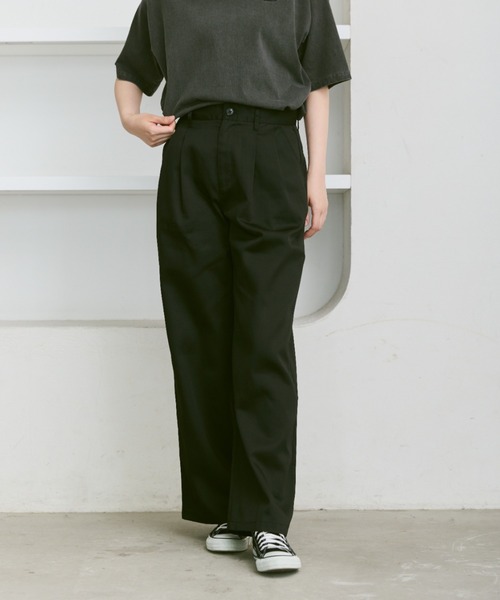 flaner(フラネ)の「Loose tuck chino pants / ルーズタックチノパン(チノパンツ・レディース・カーキブラウン/オフホワイト/ブラック・SMALL/MEDIUM/LARGE)」の4枚目の写真