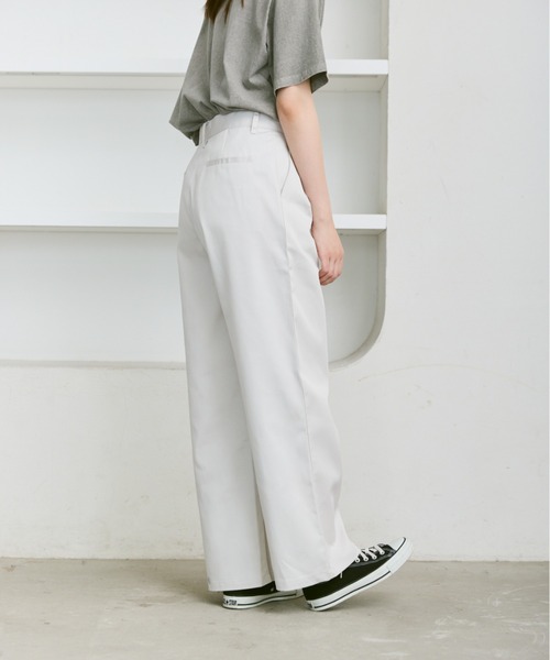 flaner(フラネ)の「Loose tuck chino pants / ルーズタックチノパン(チノパンツ・レディース・カーキブラウン/オフホワイト/ブラック・SMALL/MEDIUM/LARGE)」の17枚目の写真
