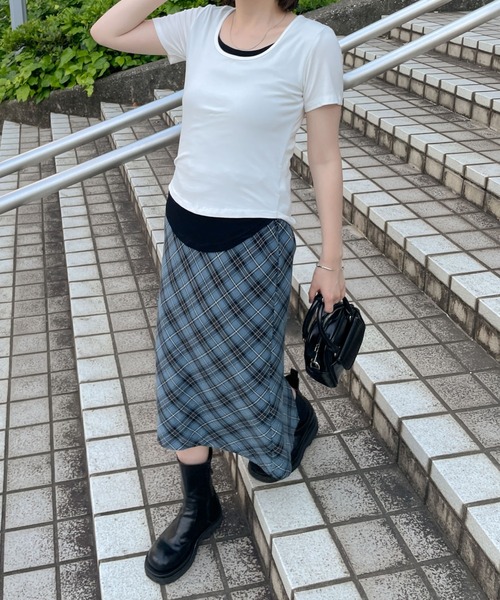 WEGO(ウィゴー)の「WEGO/バイカラーレイヤードラウンドネックトップス(Tシャツ/カットソー・レディース・ブラック/ホワイト・FREE)」の3枚目の写真