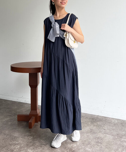 Chez toi（シェトワ）の「バイヤスギャザーノースリワンピース（ワンピース・レディース・キャメル/ネイビー/ブラック・FREE）」の3枚目の写真