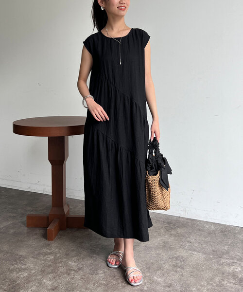 Chez toi（シェトワ）の「バイヤスギャザーノースリワンピース（ワンピース・レディース・キャメル/ネイビー/ブラック・FREE）」の6枚目の写真