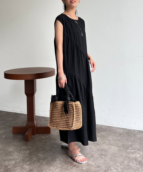 Chez toi（シェトワ）の「バイヤスギャザーノースリワンピース（ワンピース・レディース・キャメル/ネイビー/ブラック・FREE）」の7枚目の写真