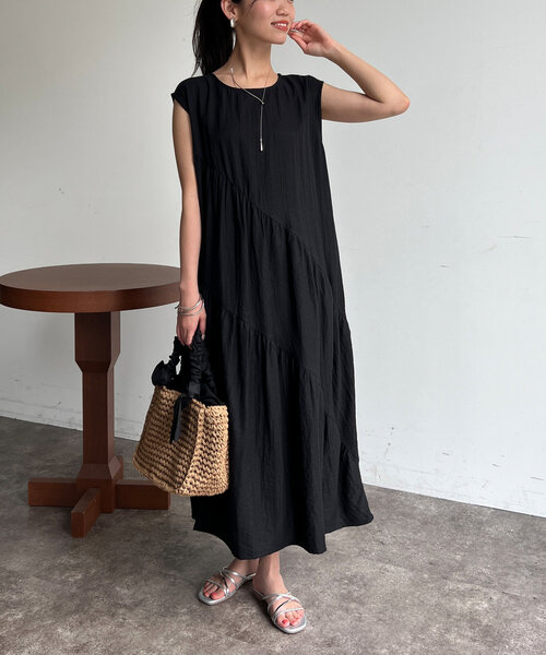 Chez toi（シェトワ）の「バイヤスギャザーノースリワンピース（ワンピース・レディース・キャメル/ネイビー/ブラック・FREE）」の8枚目の写真