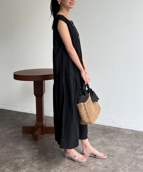 Chez toi（シェトワ）の「バイヤスギャザーノースリワンピース（ワンピース・レディース・キャメル/ネイビー/ブラック・FREE）」の9枚目の写真