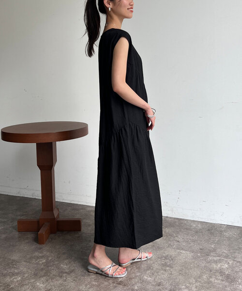 Chez toi（シェトワ）の「バイヤスギャザーノースリワンピース（ワンピース・レディース・キャメル/ネイビー/ブラック・FREE）」の10枚目の写真
