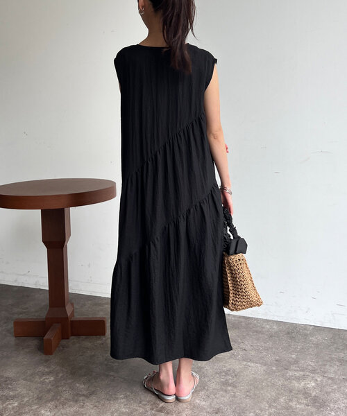 Chez toi（シェトワ）の「バイヤスギャザーノースリワンピース（ワンピース・レディース・キャメル/ネイビー/ブラック・FREE）」の12枚目の写真