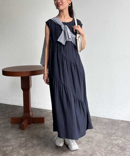 Chez toi（シェトワ）の「バイヤスギャザーノースリワンピース（ワンピース・レディース・キャメル/ネイビー/ブラック・FREE）」の13枚目の写真