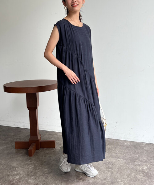 Chez toi（シェトワ）の「バイヤスギャザーノースリワンピース（ワンピース・レディース・キャメル/ネイビー/ブラック・FREE）」の15枚目の写真