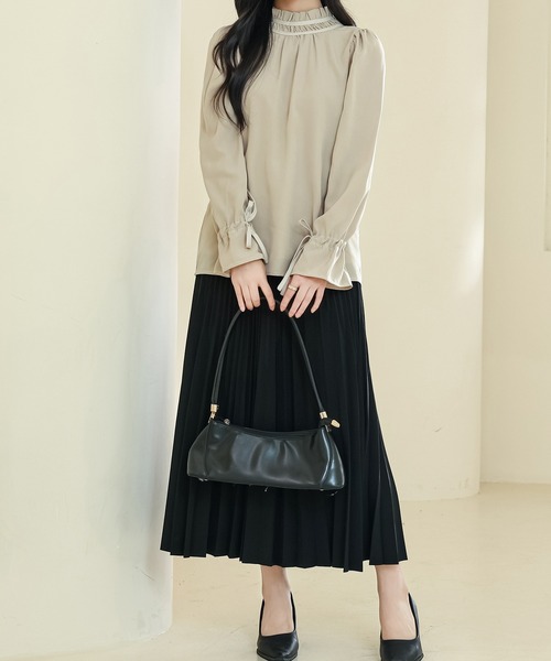 Lace Ladies(レースレディース)の「ソリッドカラー ギャザー プチハイネック キャンディ袖 ブラウス(シャツ/ブラウス・レディース・ホワイト/ブラック/オフホワイト/ベージュ・S/FREE)」の22枚目の写真