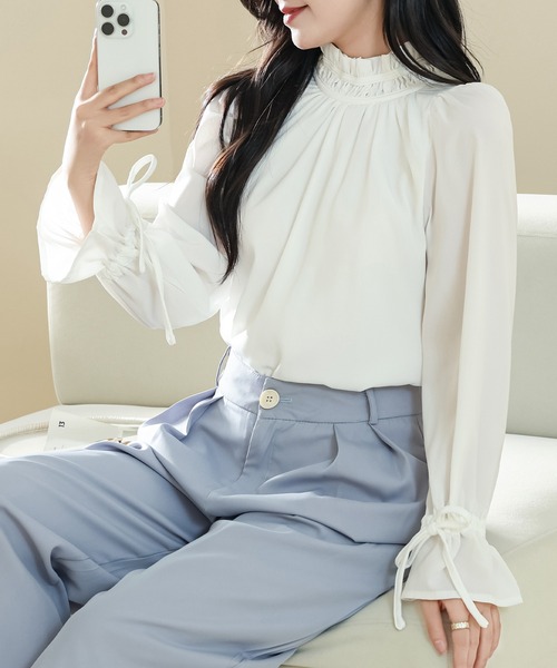 Lace Ladies(レースレディース)の「ソリッドカラー ギャザー プチハイネック キャンディ袖 ブラウス(シャツ/ブラウス・レディース・ホワイト/ブラック/オフホワイト/ベージュ・S/FREE)」の16枚目の写真