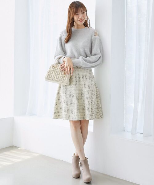 MAJESTIC LEGON（マジェスティックレゴン）の「ショルダーレースシャギーニット（ニット/セーター・レディース・ブルー/アイボリー/ピンク/ライトグレー・MEDIUM）」の19枚目の写真