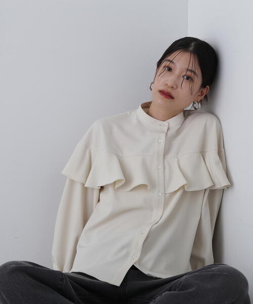 N.（N. Natural Beauty Basic）（エヌエヌナチュラルビューティーベーシック）の「◆バンドカラーラッフル長袖ブラウス（シャツ/ブラウス・レディース・チャコールグレー/ホワイト/ライトグリーン/グレー系その他・MEDIUM）」の6枚目の写真