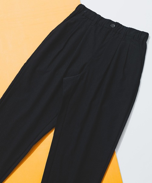 fort point（フォーポイント）の「【FORT POINT/フォートポイント】タックテーパードパンツ（その他パンツ・レディース・ネイビー/ブラック/ライトブラウン/カーキ・X-LARGE/LARGE/MEDIUM）」の2枚目の写真