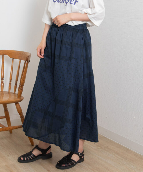 POU DOU DOU(プードゥドゥ)の「<made in INDIA>プリントミックス製品染めスカート(スカート・レディース・ベージュ/ネイビー・M)」の2枚目の写真