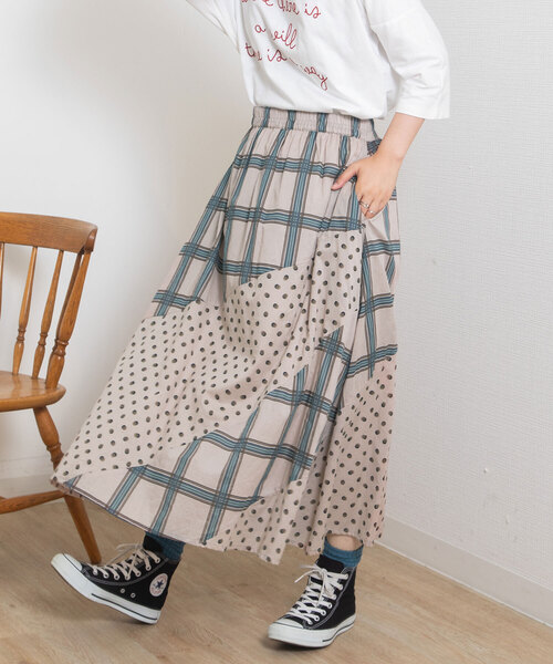 POU DOU DOU(プードゥドゥ)の「<made in INDIA>プリントミックス製品染めスカート(スカート・レディース・ベージュ/ネイビー・M)」の6枚目の写真