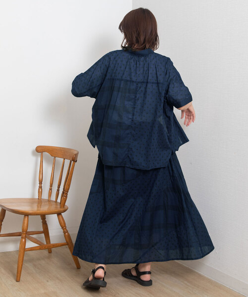 POU DOU DOU(プードゥドゥ)の「<made in INDIA>プリントミックス製品染めスカート(スカート・レディース・ベージュ/ネイビー・M)」の18枚目の写真