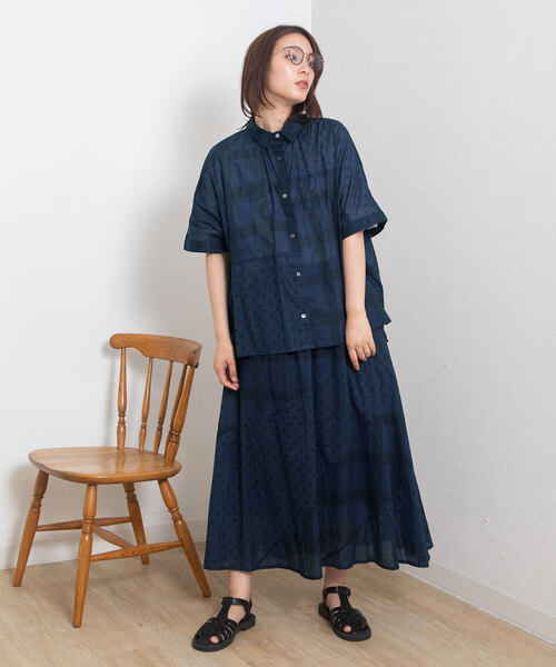 POU DOU DOU(プードゥドゥ)の「<made in INDIA>プリントミックス製品染めスカート(スカート・レディース・ベージュ/ネイビー・M)」の17枚目の写真