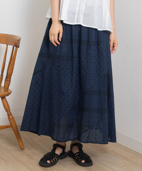 POU DOU DOU(プードゥドゥ)の「<made in INDIA>プリントミックス製品染めスカート(スカート・レディース・ベージュ/ネイビー・M)」の15枚目の写真