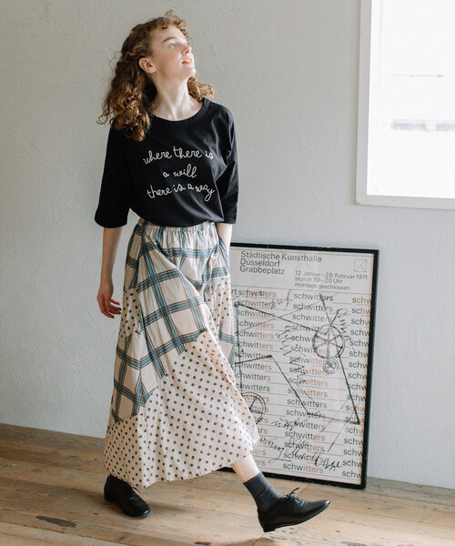 POU DOU DOU(プードゥドゥ)の「<made in INDIA>プリントミックス製品染めスカート(スカート・レディース・ベージュ/ネイビー・M)」の7枚目の写真