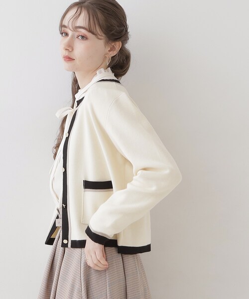 couture brooch(クチュールブローチ)の「◆【高級感のあるベーシックカーデ】配色スカラニットジャケット(カーディガン/ボレロ・レディース・アイボリー/ブラウン系その他/ブラック・40/38/42/36)」の9枚目の写真