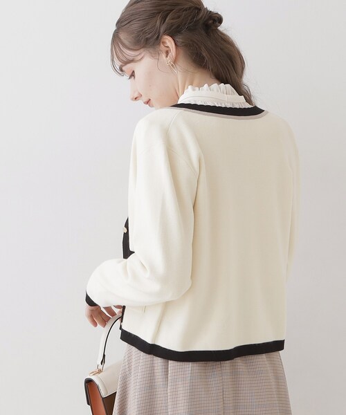 couture brooch(クチュールブローチ)の「◆【高級感のあるベーシックカーデ】配色スカラニットジャケット(カーディガン/ボレロ・レディース・アイボリー/ブラウン系その他/ブラック・40/38/42/36)」の10枚目の写真