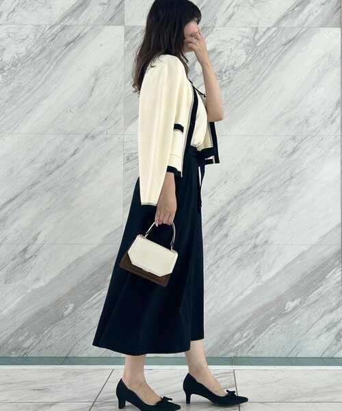 couture brooch(クチュールブローチ)の「◆【高級感のあるベーシックカーデ】配色スカラニットジャケット(カーディガン/ボレロ・レディース・アイボリー/ブラウン系その他/ブラック・40/38/42/36)」の13枚目の写真