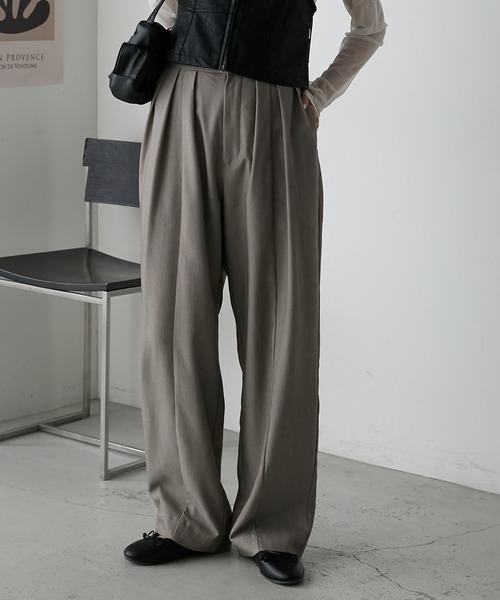 forksy.(フォルクシー)の「【forksy.】メニータックコクーンスラックスパンツ(スラックス・レディース・ベージュ/ブラック/グレー・FREE)」の2枚目の写真