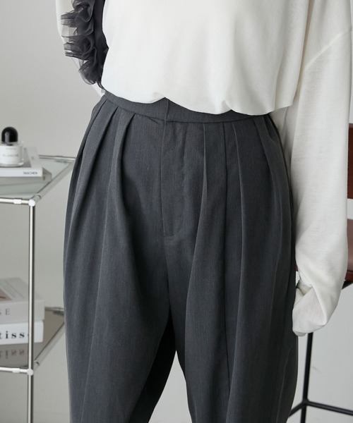 forksy.(フォルクシー)の「【forksy.】メニータックコクーンスラックスパンツ(スラックス・レディース・ベージュ/ブラック/グレー・FREE)」の21枚目の写真