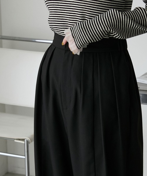 forksy.(フォルクシー)の「【forksy.】メニータックコクーンスラックスパンツ(スラックス・レディース・ベージュ/ブラック/グレー・FREE)」の4枚目の写真