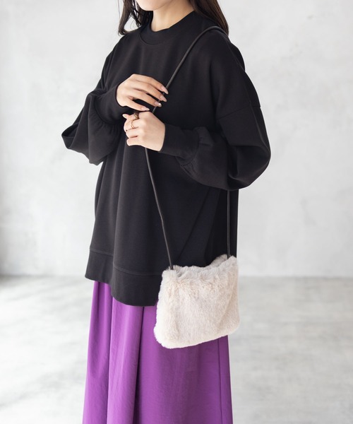 HusHusH(ハッシュアッシュ)の「HusHusH ルーズ袖タックプルオーバー(その他トップス・レディース・チャコールグレー/グレイッシュベージュ/ブラック・M/L)」の2枚目の写真