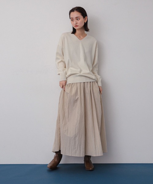 SENSE OF PLACE by URBAN RESEARCH(センスオブプレイスバイアーバンリサーチ)の「コットンタッチVネックセーター(ニット/セーター・レディース・ブラック/アイボリー/ライトブルー/オレンジ・ONE)」の11枚目の写真